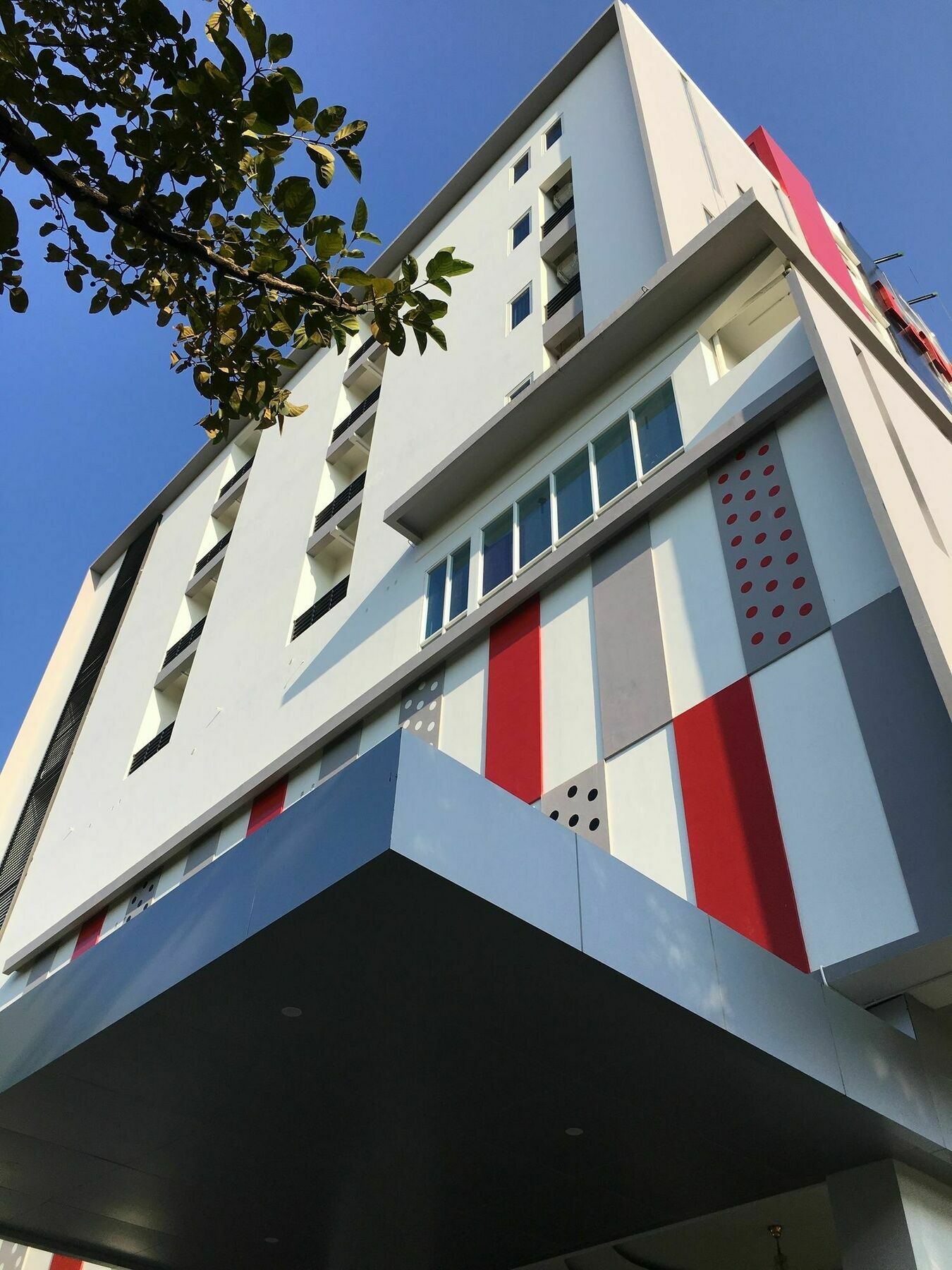 I&M Hotel Surabaya Exterior foto