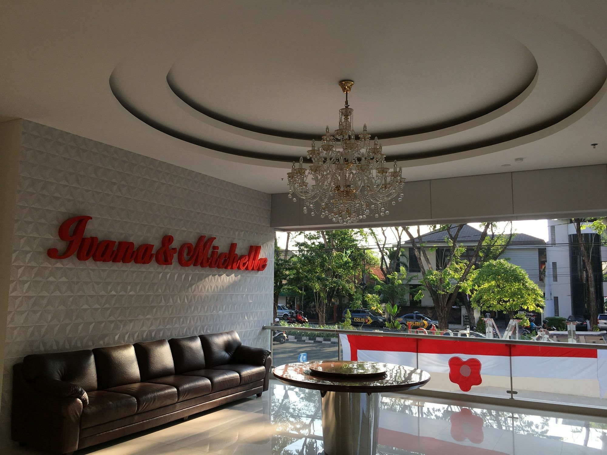 I&M Hotel Surabaya Exterior foto